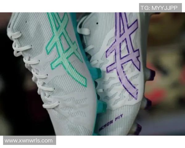 亚瑟士足球鞋助力球星们制胜赛场表现，打造精湛技术与力量完美结合