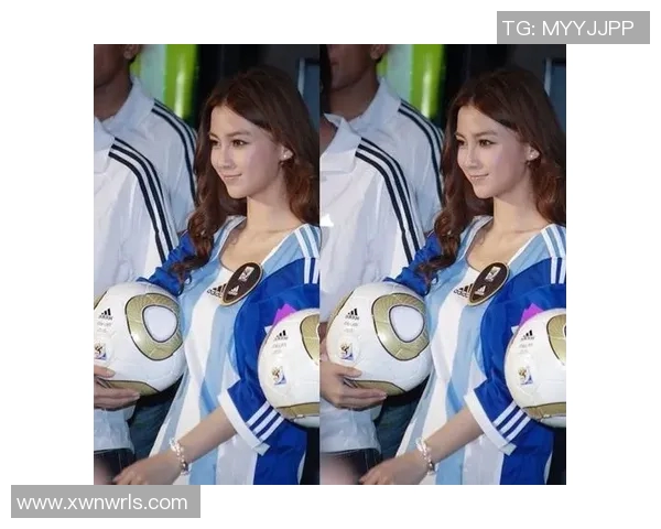 足球女星童年照曝光 揭秘她从小到大的成长轨迹与梦想起点